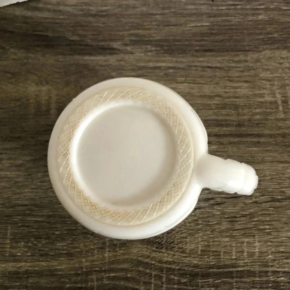 Vtg Milk Glass Barrel  Mug - Picture 6 of 10